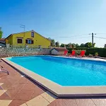 Marina 4 Shared Pool Апартаменты *