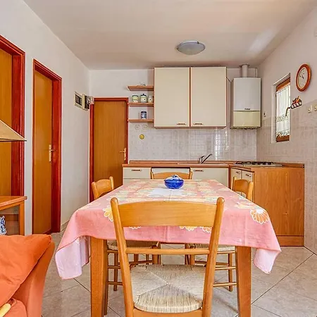 Marina 4 Shared Pool Apartmán *