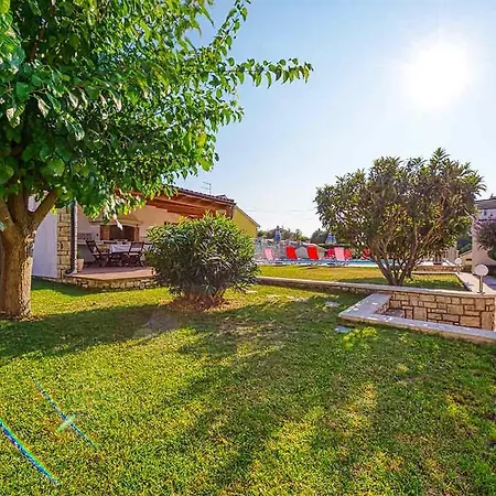 Marina 4 Shared Pool Appartement Rovinjsko Selo